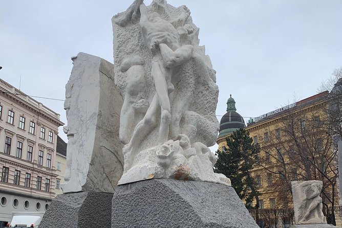 Private World War II Walking Tour in Vienna - Where to meet and how the 2.5 hour walk flows