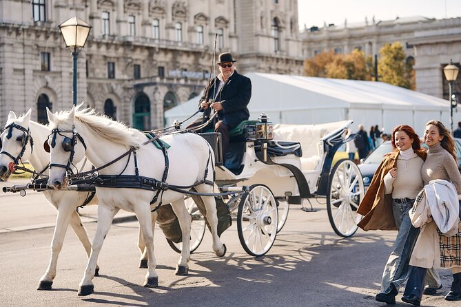 Professional Photographer in Vienna for your Vacations - Wiener Staatsoper: Turning an Opera House Into a Portrait Backdrop