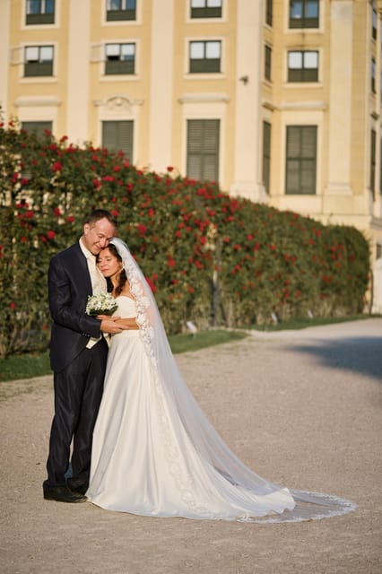 Schönbrunn Palace Private Photoshooting tour - Gloriette: The Signature Finale for Wide Views and Family Portraits
