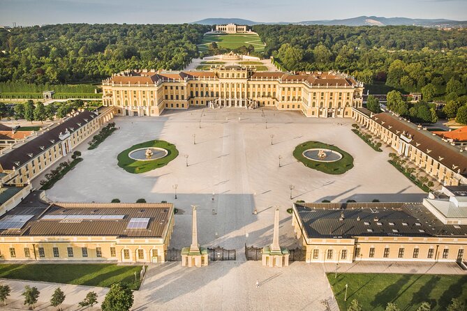 Schönbrunn Palace Vienna Ticket with 2-course lunch - Schönbrunn Palace Vienna, paired with Joseph II lunch