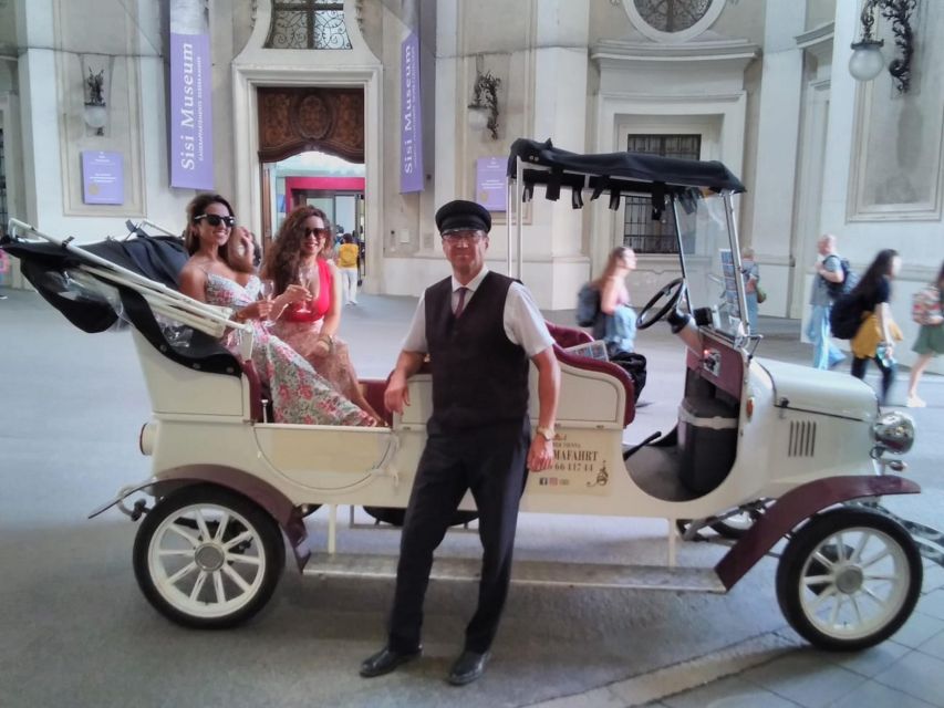 Sightseeing tour in electric vintage car (up to 5 people) - Who this tour is best for