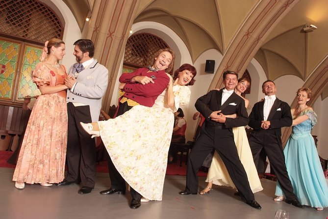 Skip the Line: Austrian Dinner Show Ticket in Vienna - Scene 3: The Blue Danube finale and why the operetta style matters