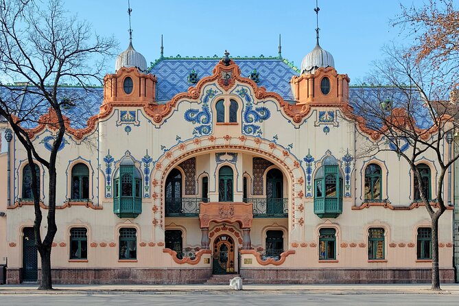 Small Group Tour; Europe &The Balkans - Vienna to Dubrovnik/Split - Sarajevo and Mostar: war-era scars, Ottoman markets, and Stari Most