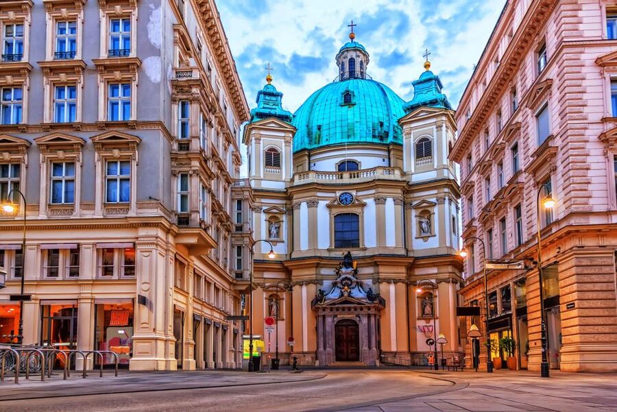 St Stephen's Cathedral Vienna Old Town Walking Tour - How your guide changes the experience, especially in the details