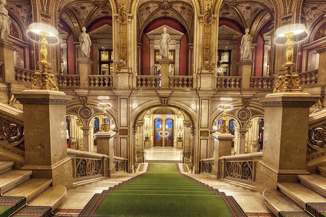 STATE OPERA - PRIVATE guided tour (tickets included) - Meet Giselle, and get Vienna Opera explained in plain, human terms