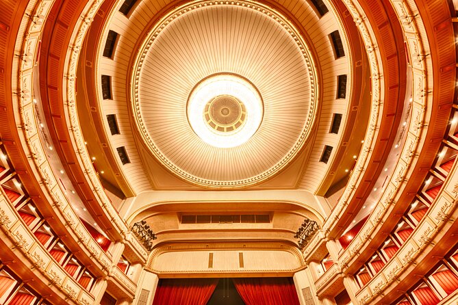 STATE OPERA - PRIVATE guided tour (tickets included) - Inside the building: the older glamour plus the modern section after World War II