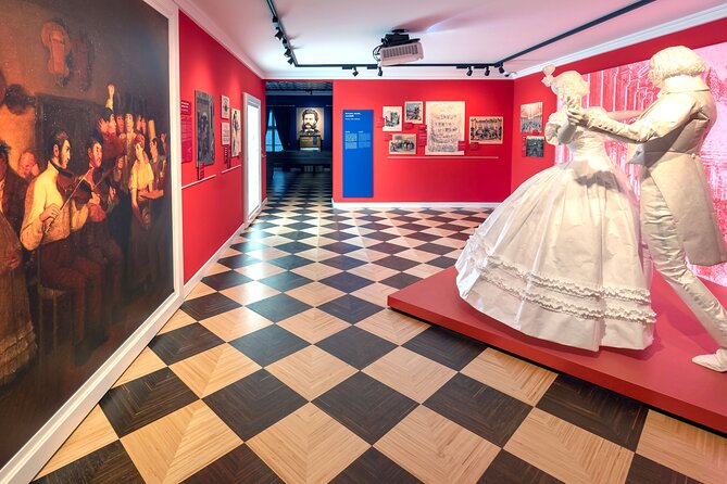 Strauss Exhibition incl. LED Concert Show / Coffee + Strauss Cake - Casino Kulinarium: coffee and the three Strauss cakes