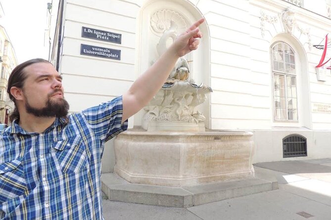 Terrible crimes in Vienna, hidden secrets of the inner city - Price and logistics for a 2-hour small-group walk