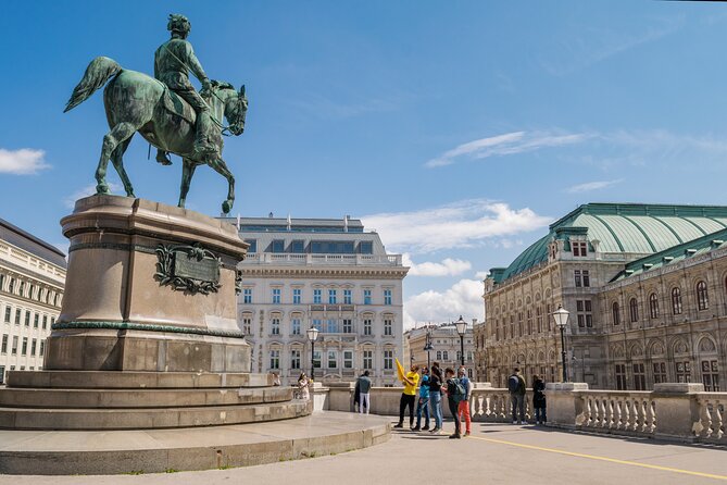 The best of Vienna - Exclusive Tour (Max 9 people) - Stop 5: Café Landtmann, melange basics and how locals actually drink coffee