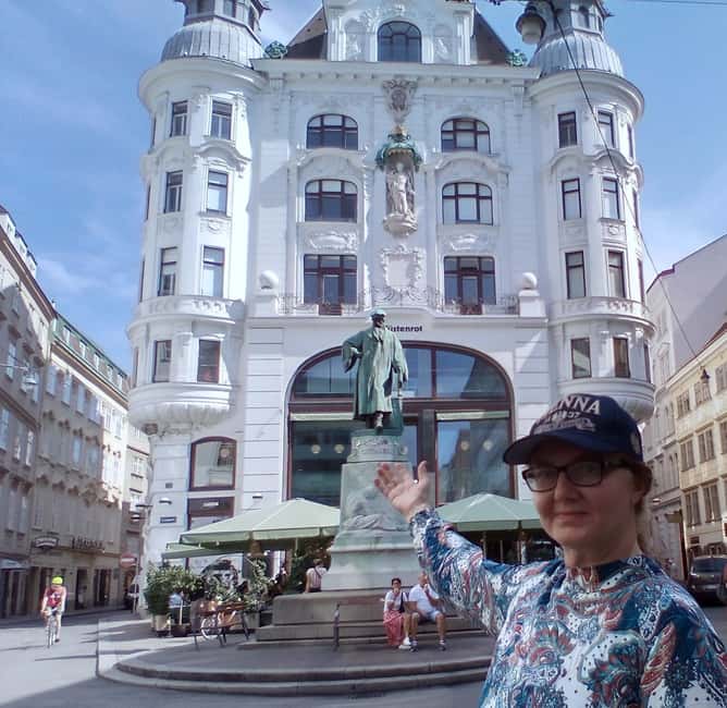 The unknown Vienna City- a guided walking tour in 3 hours - Unknown streets and courtyards: how the guide makes the city feel navigable