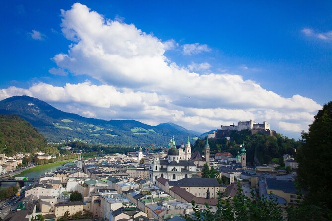 Transfer from Vienna to Salzburg with 2 hours for sightseeing - Choosing Your Stop Options Wisely (Sankt Gilgen, Hallstatt, Mauthausen, Melk, Dürnstein)