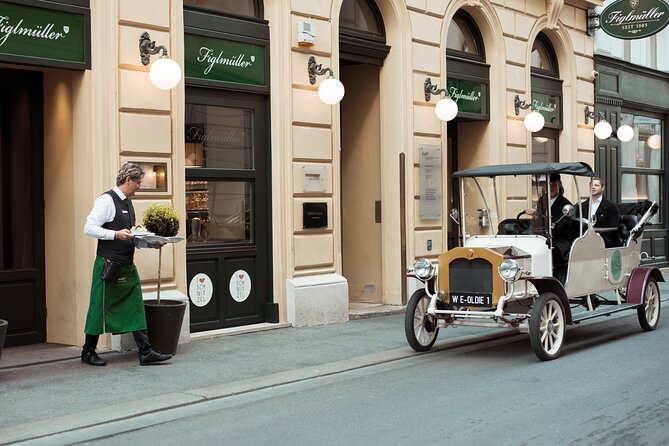 Vegan Sightseeing tour in an electro vintage car incl. schnitzel - Starting at Am Hof 3, what you can expect in the first minutes