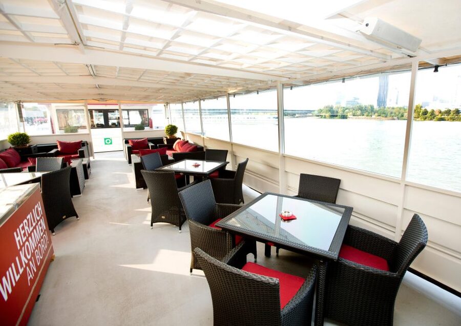 Vienna: 3.5-Hour Danube 70s, 80s, 90s Party Cruise w/ Dinner - Where to meet: Schifffahrtszentrum Pier 7 and MS Admiral Tegetthoff