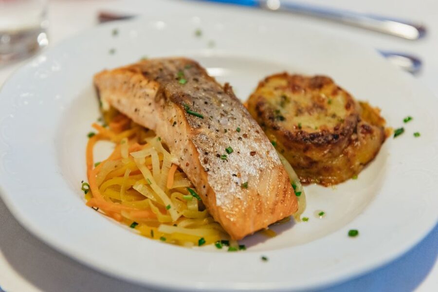 Vienna: 3-Course Evening Dinner Cruise - Who This Cruise Suits Best (and Who Might Skip It)