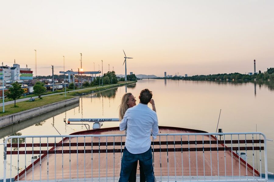 Vienna: 3-Course Evening Dinner Cruise - Practical Tips to Make Your Evening Better