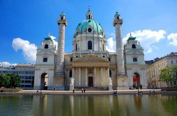 Vienna After Dark: Private Evening Food & Drink Experience - Key things that make this night tour worth your attention