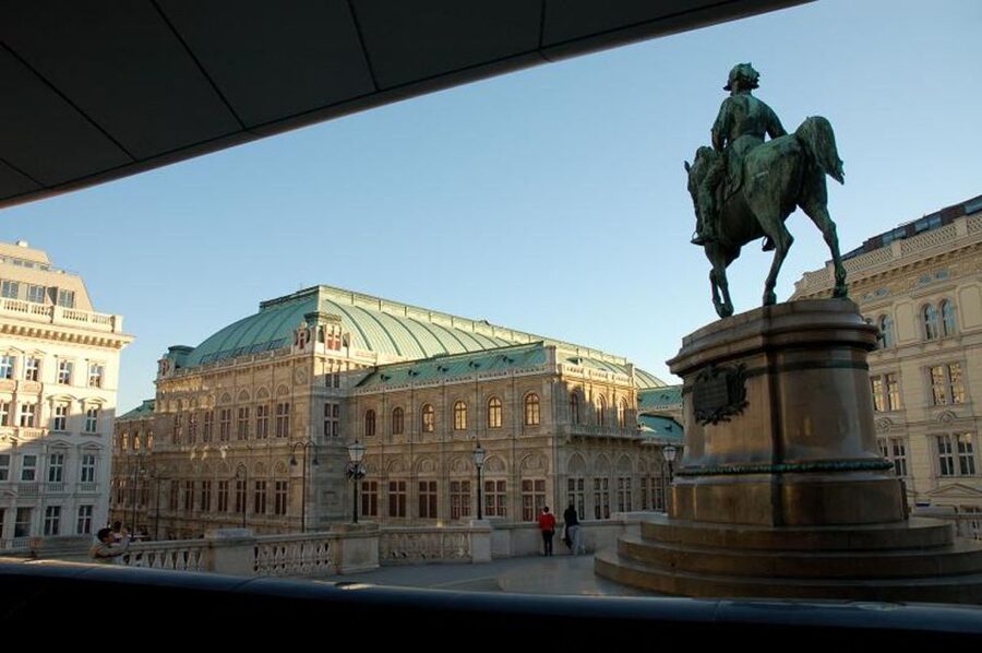 Vienna and Skip-the-Line Schönbrunn Palace Private Tour - Vienna by Chauffeur: The Ringstraße, Then and Now