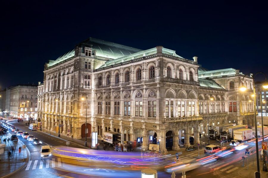 VIENNA AT NIGHT: Photo Tour of the Most Beautiful Buildings - Who This Tour Fits Best