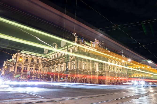 Vienna at night! Private photo tour of Vienna's most beautiful buildings - Stop 2: Universitat Wien for strong perspectives after sunset