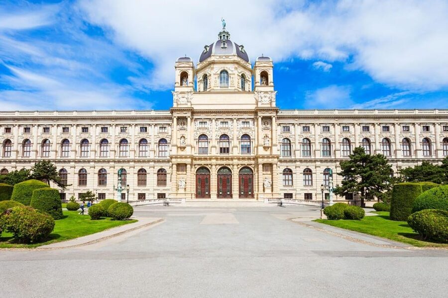 Vienna Audioguide - TravelMate app for your smartphone - Getting started: download, activation code, and first play