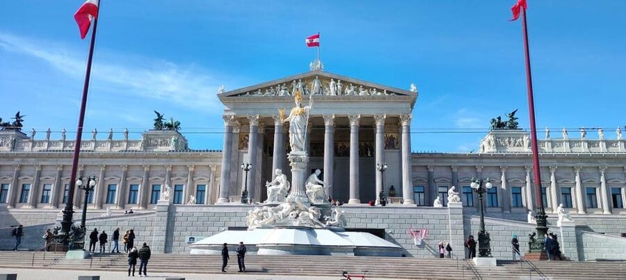 Vienna Audioguide - TravelMate app for your smartphone - How the guide’s stops work in real life