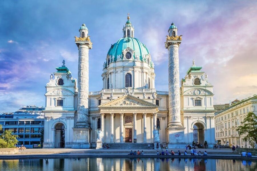 Vienna Audioguide - TravelMate app for your smartphone - Maria-Theresien-Platz and Kunsthistorisches Museum: use the audio as a map for meaning