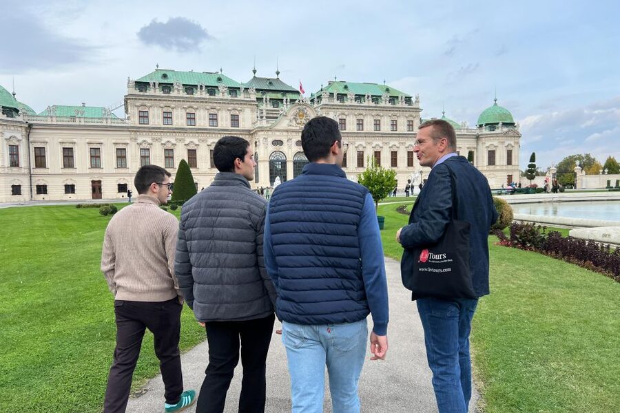 Vienna: Belvedere & The Best of Gustav Klimt Private Tour - French Impressionists and Rodin, a smart contrast inside the same visit
