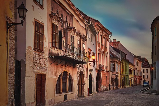 Vienna-Budapest One-Way Sightseeing Transfer - Vienna to Budapest, with sightseeing stops that feel like a mini road trip