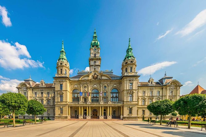 Vienna-Budapest One-Way Sightseeing Transfer - What the guides do well, and why it changes the whole day