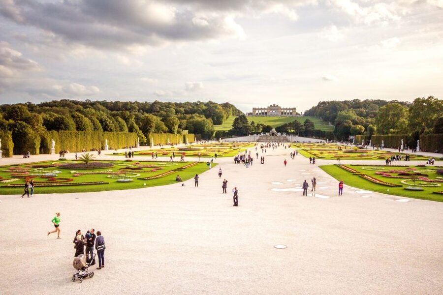 Vienna: Bus & Schönbrunn Palace Skip-the-Line Guided Tour - Who should book this Vienna bus and Schönbrunn combo