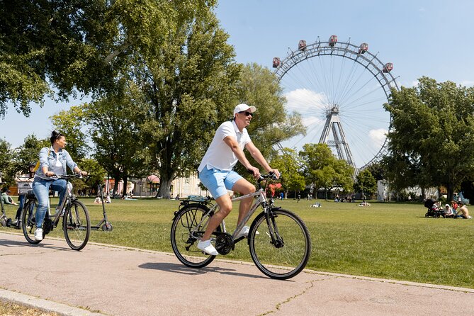 Vienna by bike in small groups max 12pax - Hundertwasser House: the artist stop you’ll remember later