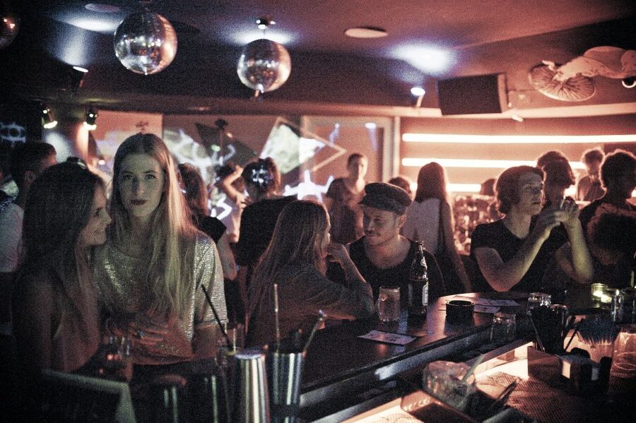 Vienna: City Center Pub Crawl - The 5-Hour City Center Crawl: Stops, Drinks, and a Final Club