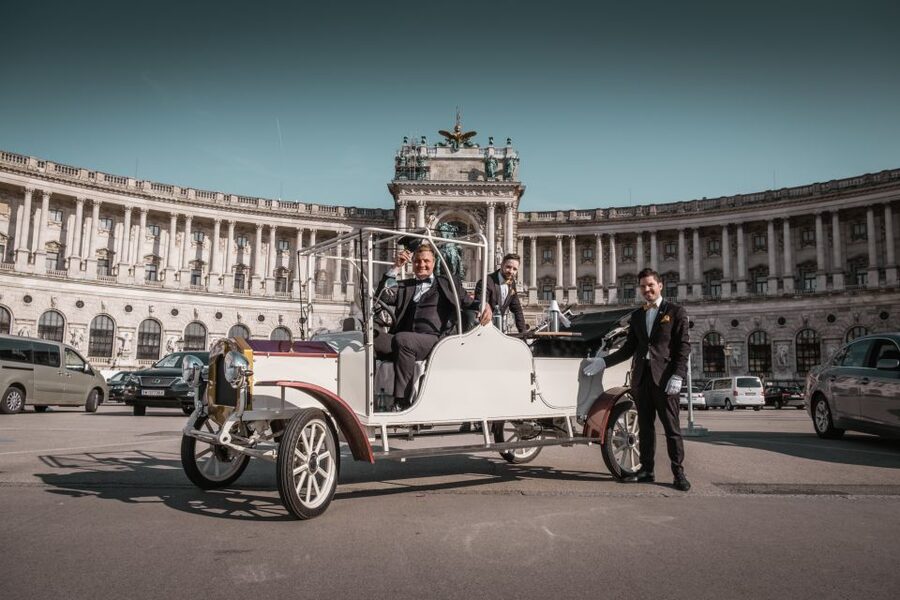 Vienna: City Sightseeing Tour in an Electro Vintage Car - Vienna by electro-vintage car, quiet and built for comfort