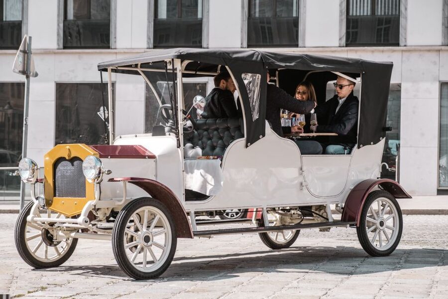 Vienna: City Sightseeing Tour in an Electro Vintage Car - Your private driver guide: stories, humor, and language support