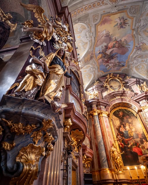 Vienna: Classical Concert in St. Anne's Church (Annakirche) - St. Anne’s Church at Night: the room does half the work