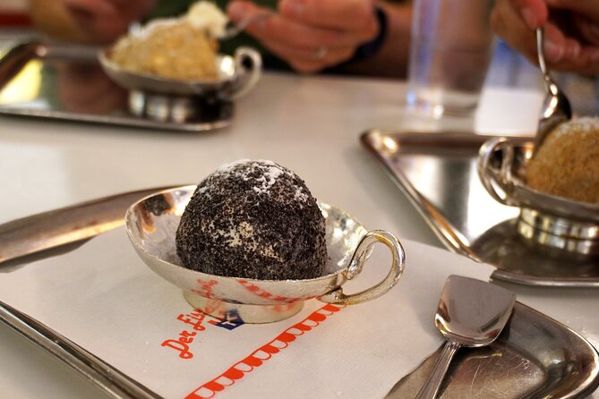 Vienna Coffee, Cake & Pastries Tour with Local Stories - Pacing Advice: Come Hungry, But Don’t Melt