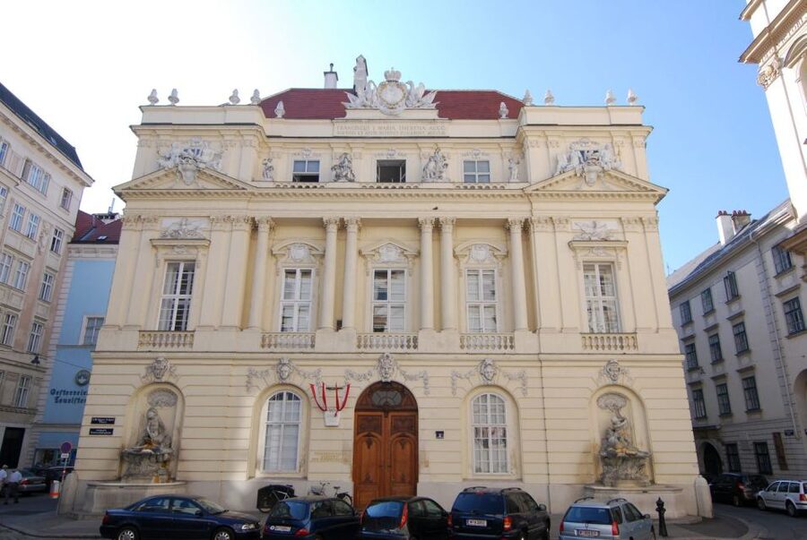 Vienna: Courtyards & Hidden Places Walking Tour - Courtyards, legends, and why this Vienna walk feels different