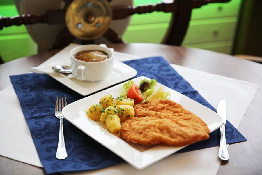 Vienna: Cruise and Schnitzel Tour - The Best Time to Book: Match the Cruise to Your Day