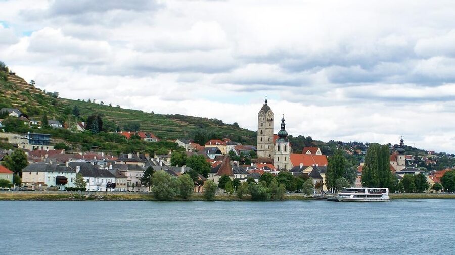 Vienna: Day Tour to Wachau Valley - Dürnstein Castle ruins and the Richard the Lionheart connection