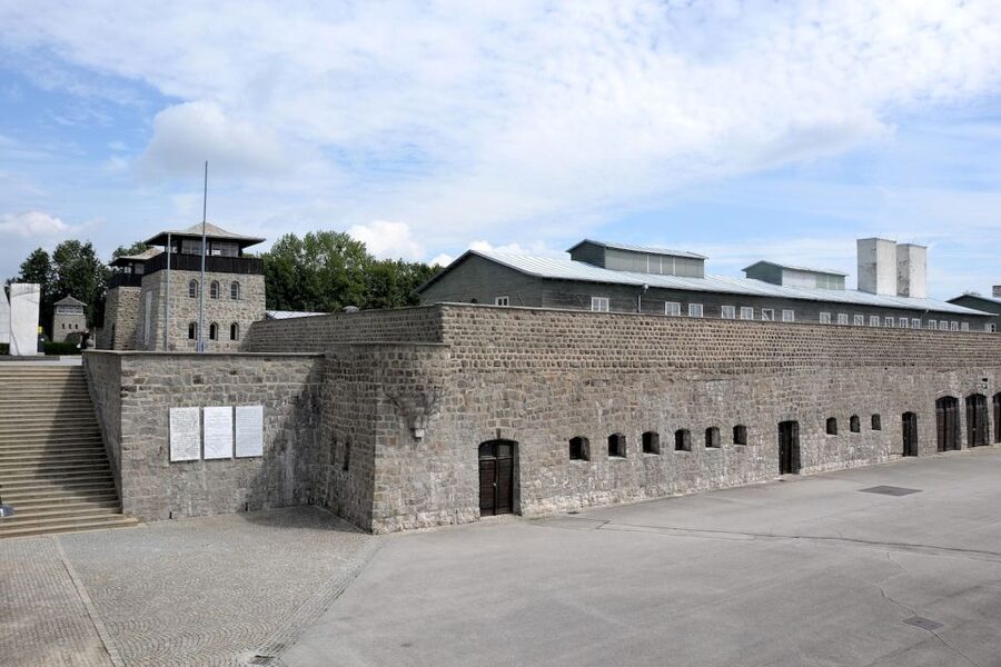 Vienna: Day Trip to Mauthausen Concentration Camp Memorial - Lunch, Comfort, and Staying Sharp for a Long Day