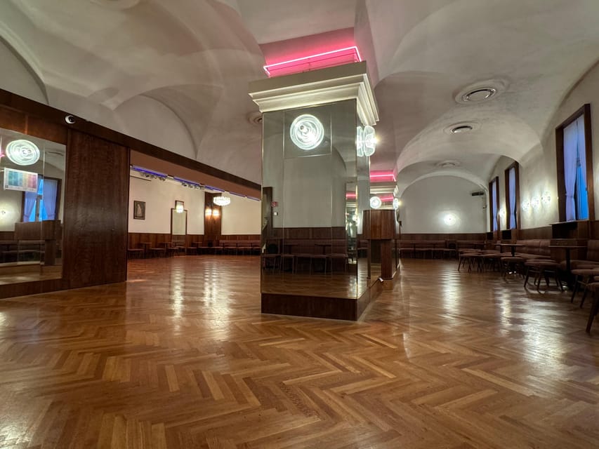 Vienna: Festive Season and New Year's Eve Waltz Workshop - Blue Danube, Ball Season, and the Meaning Behind the Steps