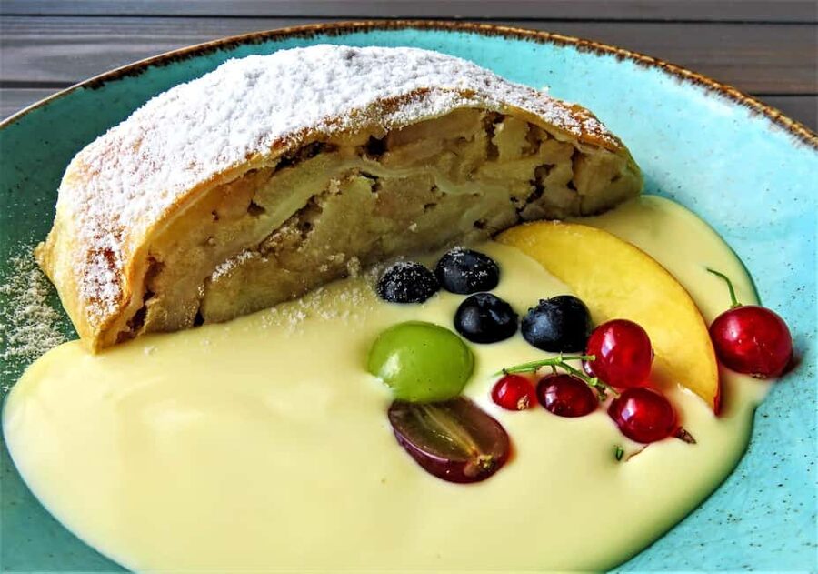 Vienna: Food tasting tour in Hidden Gems (Small Groups) - Stop 1 to 2: Local bakery tasting with Vienna’s famous sweet side