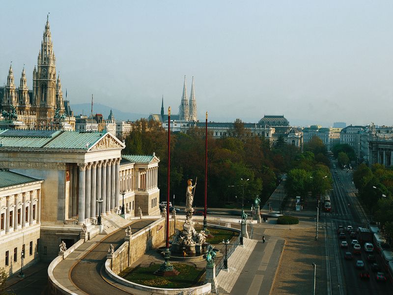 Vienna: Full-Day Private Tour including Schönbrunn Palace - Lunch Reservation, Traditional Options, No Hard Push