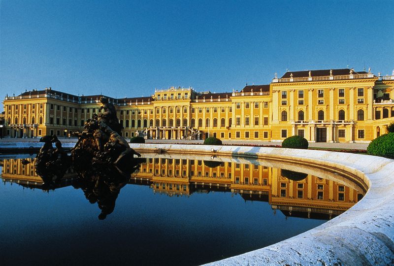 Vienna: Full-Day Private Tour including Schönbrunn Palace - St. Stephen’s Cathedral and the Old Town Walk With Real Stories