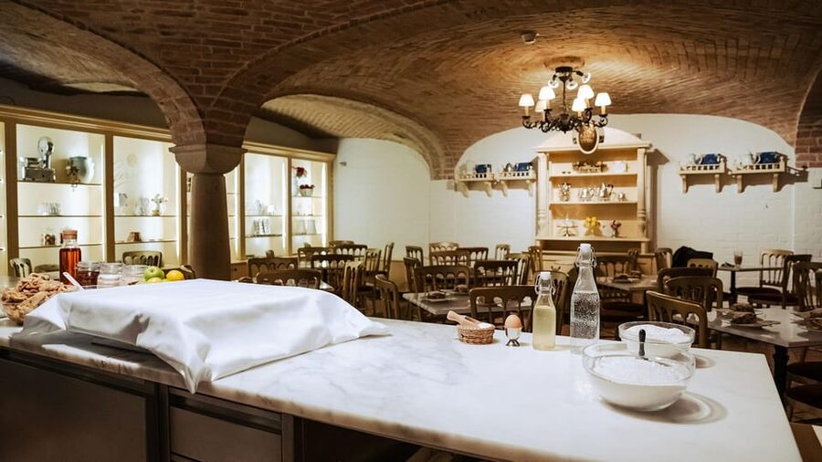 Vienna: Gerstner KuK Hofzuckerbäcker Baking Show & Tasting - Price and Value at About $23 Per Person