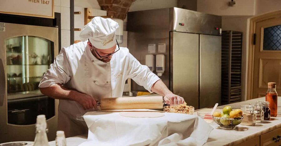 Vienna: Gerstner KuK Hofzuckerbäcker Baking Show & Tasting - Timing Tips, Seating Flow, and Common Mistakes