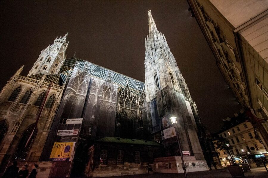 Vienna: Ghosts and Legends Guided Nighttime Walking Tour - Start points in Burgring 5 or In der Burg 1, then a simple walk into the center