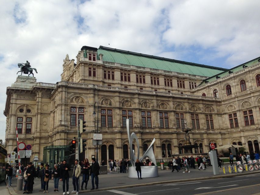 Vienna: Guided E-Bike Tour - Meeting at Franz-Josefs-Kai 45: How the Start Sets Your Day