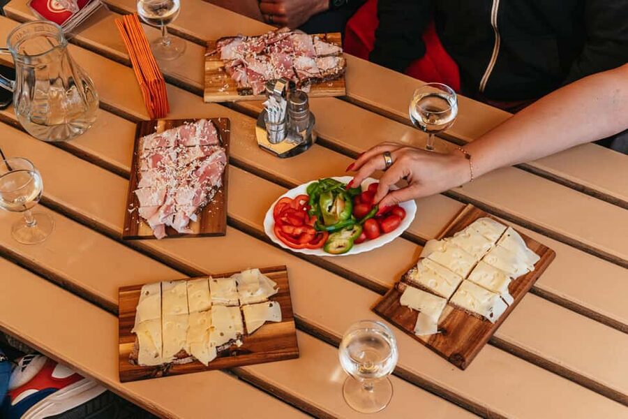 Vienna: Guided Foodie Walking Tour with Tastings and Coffee - Brunnenmarkt: classic Austrian mains with market energy