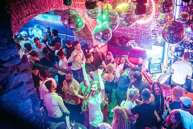 Vienna: Guided Pub Crawl with Club Entry - Vienna Pub Crawl With Club Entry: The Point of This Night Out